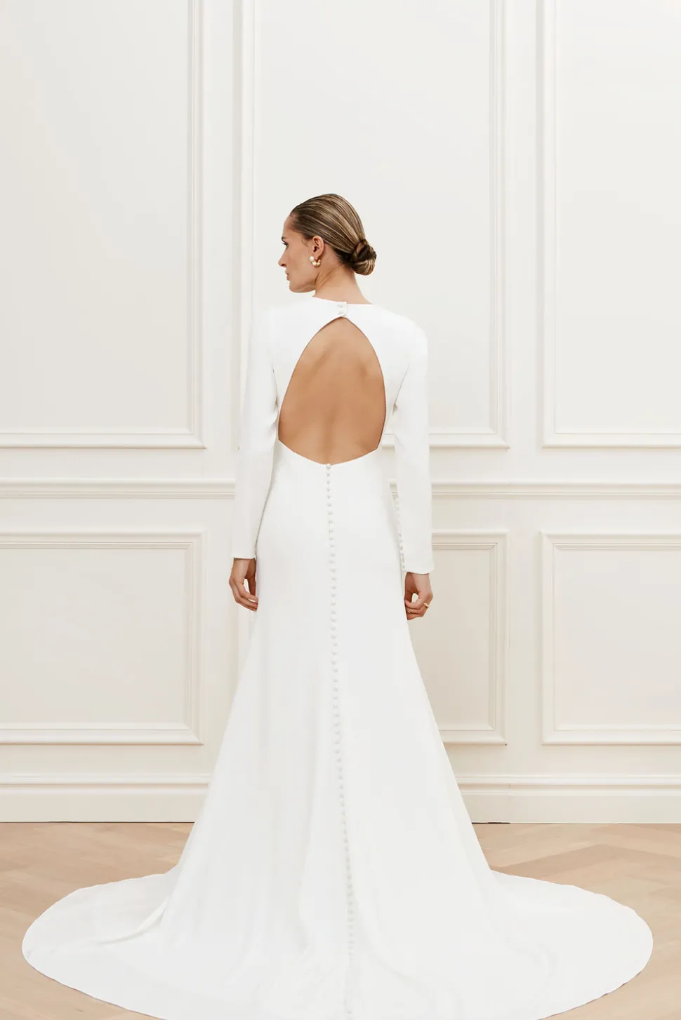 Aurora brudklänning